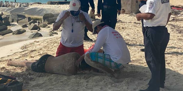 Piden más vigilancia en las playas de Isla Mujeres