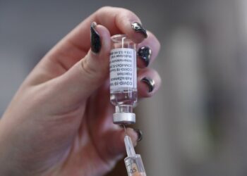 Donará Estados Unidos 20 millones más de dosis contra coronavirus