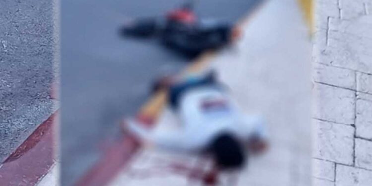 Reportan como grave al joven que derrapó en su motocicleta esta tarde en Isla Mujeres
