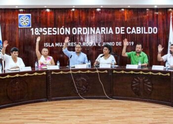Jesús Castillo Magaña podría asumir presidencia municipal en Isla Mujeres