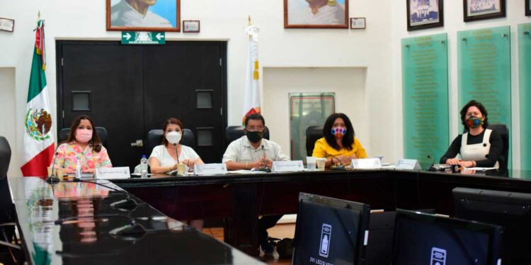 Convoca Comisión Permanente a un periodo extraordinario de sesiones