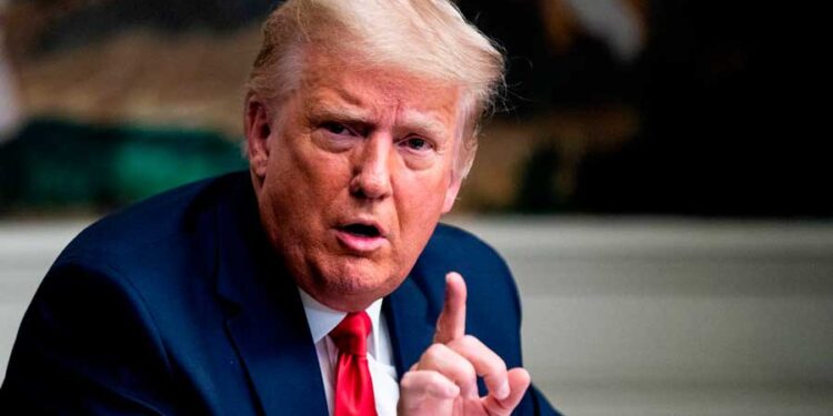 Debí prohibir las redes sociales cuando era presidente: Donald Trump