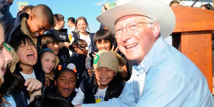 Biden nomina a Ken Salazar como embajador de EU en México