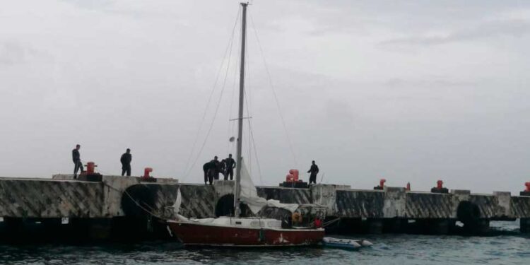 Rescatan a una persona en inmediaciones de Puerto Morelos, Quintana Roo