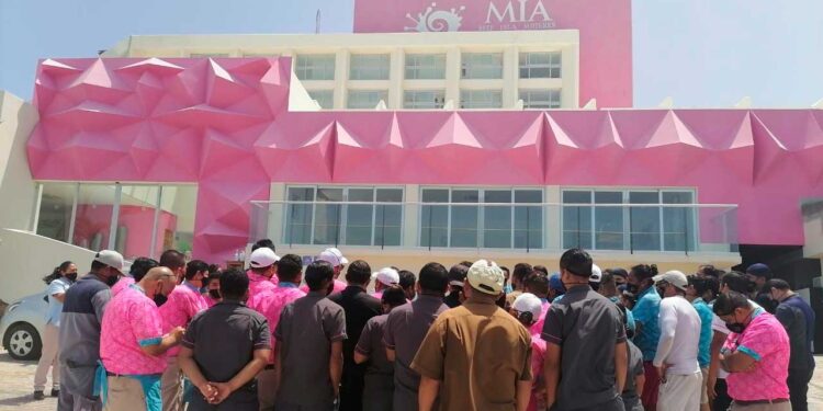 Empleados del hotel Mia Reef anuncian paro laboral para el lunes