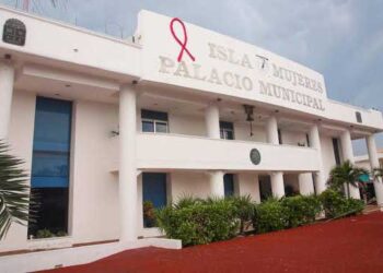 Nuevo recorte salarial a empleados del Ayuntamiento en Isla Mujeres enciende alertas