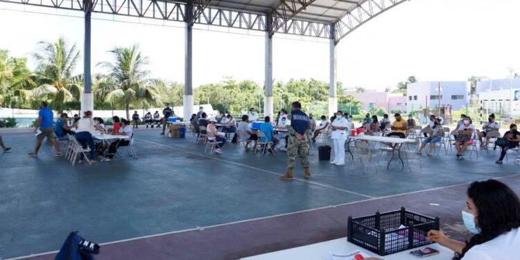 Avanza vacunación contra el Covid-19 para personas mayores de 30 años