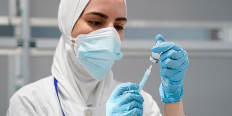 En Estados Unidos sobran vacunas covid y faltan personas que la quieran