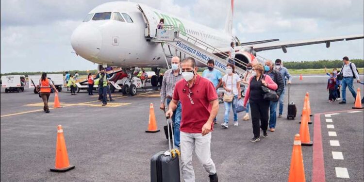 Con la aplicación obligatoria de los hábitos y el cuidado de salud se pueden lograr nuevos récords en arribo de turistas y vuelos: Carlos Joaquín