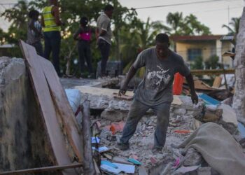 Asciende a 724 el número de muertos por el terremoto en Haití