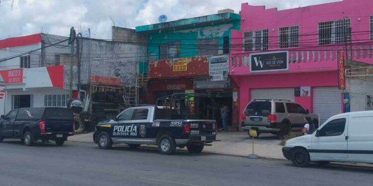 Encuentran en cadáver de una mujer en la región 100 de Cancún