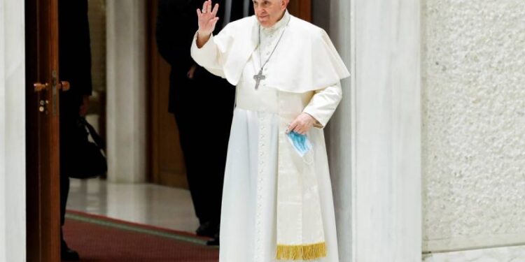 Interceptan carta con tres balas enviada al papa Francisco