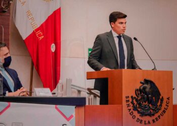 Impulsa Gustavo Miranda profesionalización del Congreso de Quintana Roo