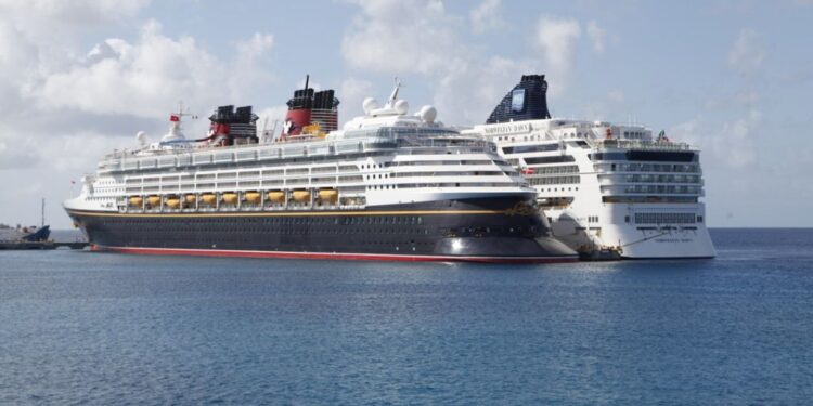 Logros en materia portuaria contribuyen a la reactivación oportuna del turismo de cruceros