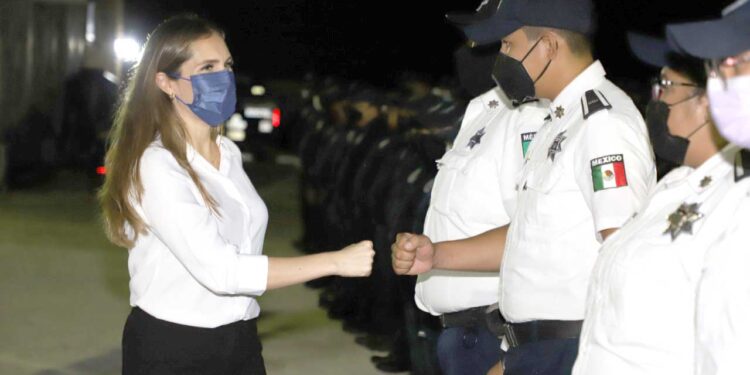 Encabeza Atenea Gómez Ricalde cambio de mando en Seguridad Pública