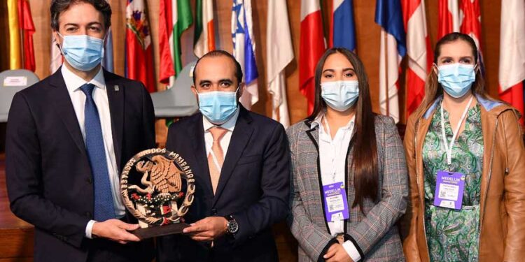 Buscarán alcaldes electos que sus destinos sean sustentables; Diputado José Luis Guillén, destaca participación en este evento internacional.