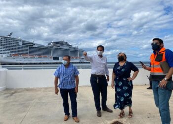 La directora general de la Apiqroo encabeza gira de trabajo en el puerto de Cozumel