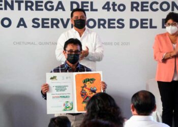Yohanet Torres Muñoz asiste a la entrega del 4to Reconocimiento Ciudadano a Servidores Públicos de Quintana Roo