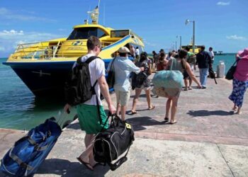 Aumenta el tráfico de pasajeros que llegan a Isla Mujeres