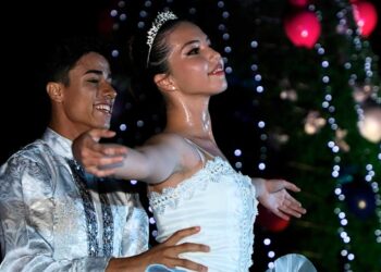 Exitosa presentación del espectáculo «El Cascanueces» en el festival Navidad con la gente en Isla Mujeres.
