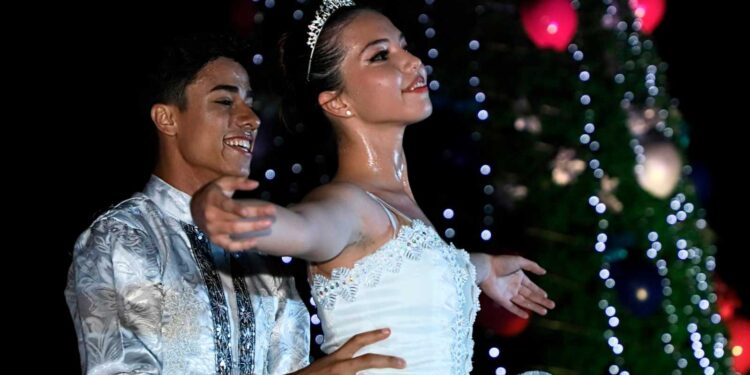 Exitosa presentación del espectáculo «El Cascanueces» en el festival Navidad con la gente en Isla Mujeres.