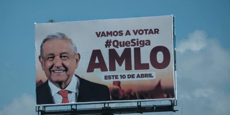 Detectan más espectaculares en Quintana Roo en apoyo a AMLO