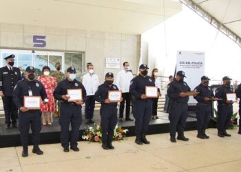 Reconocen a policías de Quintana Roo