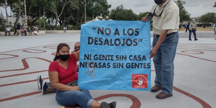 Protestan de nueva cuenta victimas de despojos