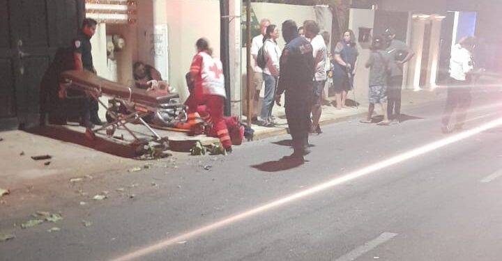 Termina en el hospital por conducir en estado de ebriedad