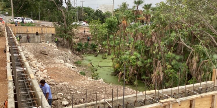 Denuncian simulación de rescate del cenote de la Región 97