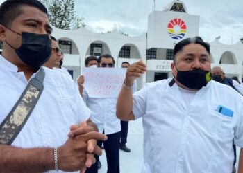 Taxistas denuncian abusos por parte de Policías Estatales