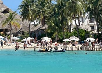 Persisten denuncias por renta clandestina de motos acuáticas en Playa Norte