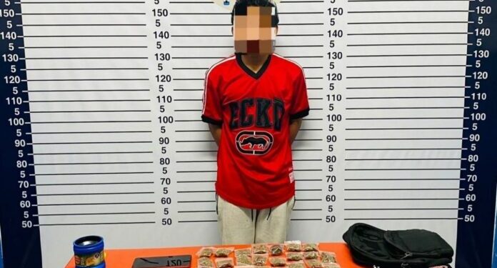 Detienen a menor con cerca de un centenar de dosis de droga