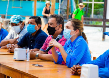 Reconoce Atenea Gómez oportuna intervención de cuerpos de emergencia tras incendio en Dolphin Discovery