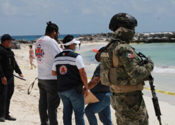 Hallan lo que podrían ser restos humanos en Playa Gaviota Azul de Cancún