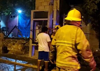 Explota tanque de gas y provoca incendio en vivienda de la colonia La Gloria