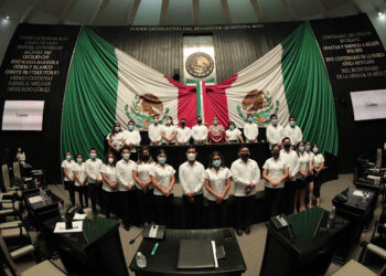 Se expresa la juventud quintanarroense en la máxima tribuna del Estado