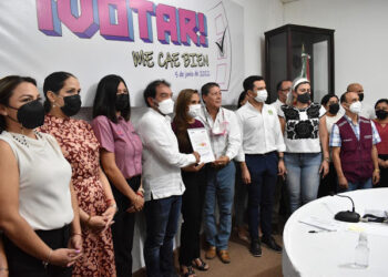 Reciben cinco candidatos a la gubernatura de Quintana Roo su constancia por parte del Ieqroo
