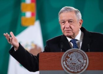 AMLO califica como “seudoambientalistas” y “fifís” a actores y músicos que están contra el Tren Maya
