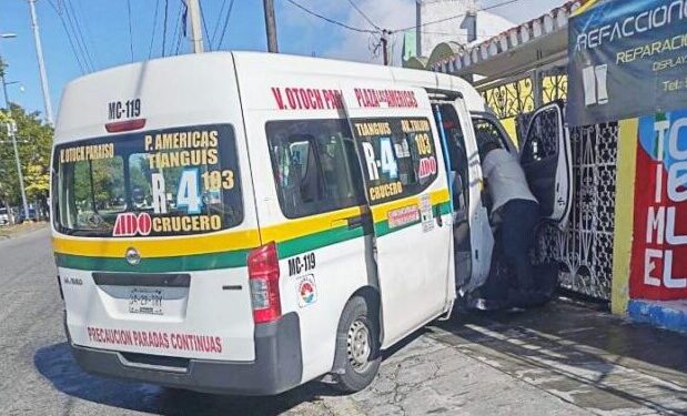 Chocan combis del transporte público en Cancún; hay varios lesionados