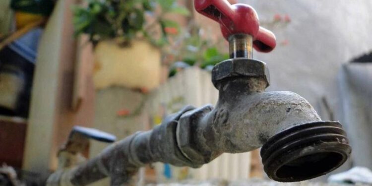 Aguakan no tiene para cuando resolver el problema del agua