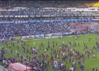 Cruenta reyerta en el estadio del Querétaro deja muertos y heridos