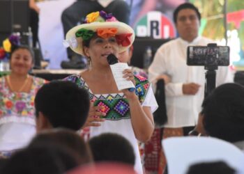 “Estamos orgullosos de lo que somos”, aseguró Leslie Hendricks en su inicio de campaña