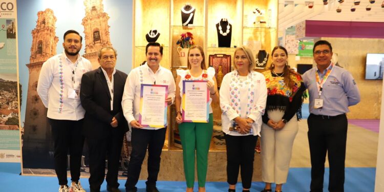 Firman Acuerdo de Hermanamiento los Pueblos Mágicos de Isla Mujeres, Quintana Roo y Taxco de Alarcón, Guerrero