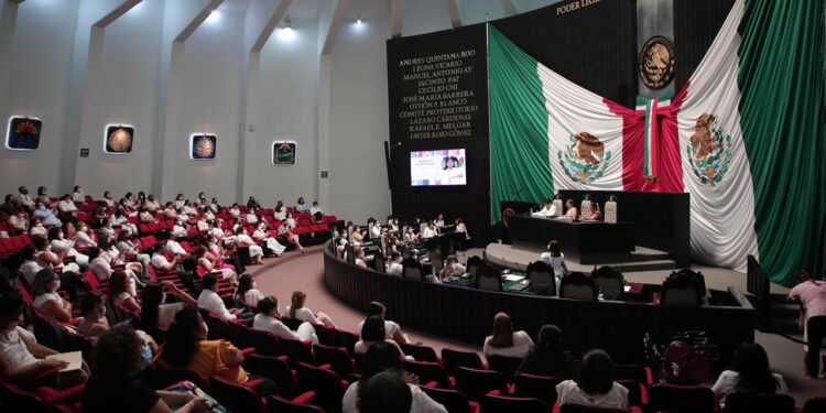 Presentan parlamentarias quintanarroenses, propuestas a favor de las mujeres