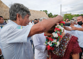 Mara Lezama se convierte en la primera mujer nombrada «Nojoch Kiik» por generales Mayas