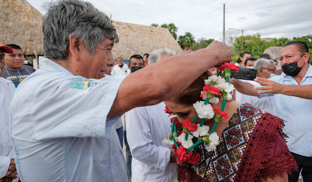 Mara Lezama se convierte en la primera mujer nombrada «Nojoch Kiik» por generales Mayas