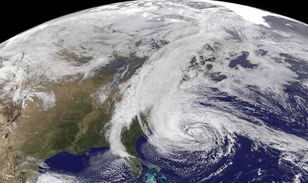 Prolongaría «La Niña» temporada de huracanes