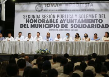 Rinde protesta primer alcalde electo de Puerto Aventuras