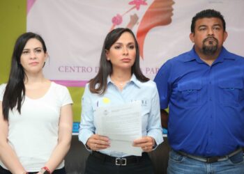 Presenta Laura Fernández denuncia contra el “Niño Verde” por violencia de género